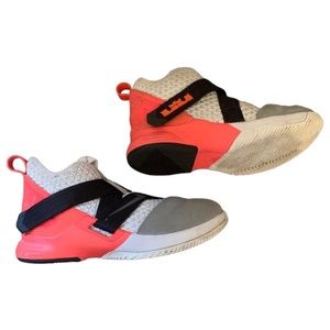 NIKE LEBRON SOLDIER XII SFG SNEAKERS BASKETBALL KIDS BASKETBALL SNEAKERS BOYS